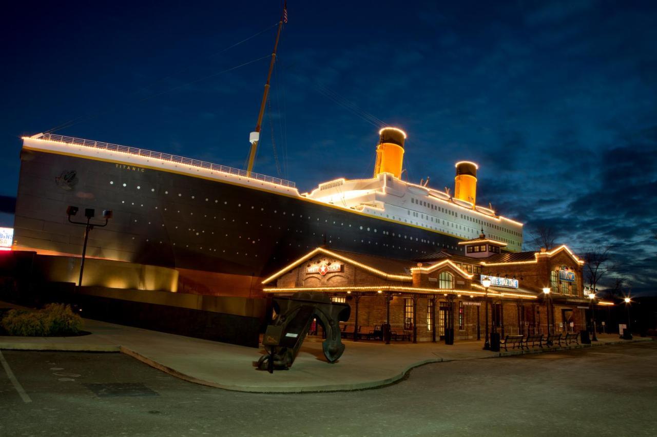 Suite Sensations, Hot Tub, Pool Table, 1089 Free Tickets Each Paid Day, Dollywood And More Пиджен-Фордж Экстерьер фото