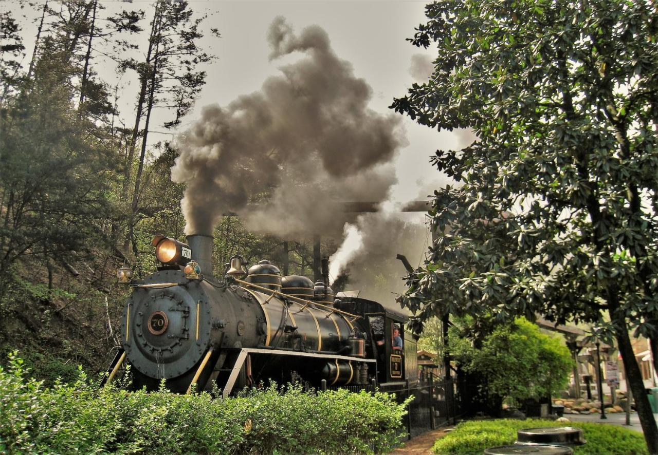 Suite Sensations, Hot Tub, Pool Table, 1089 Free Tickets Each Paid Day, Dollywood And More Пиджен-Фордж Экстерьер фото