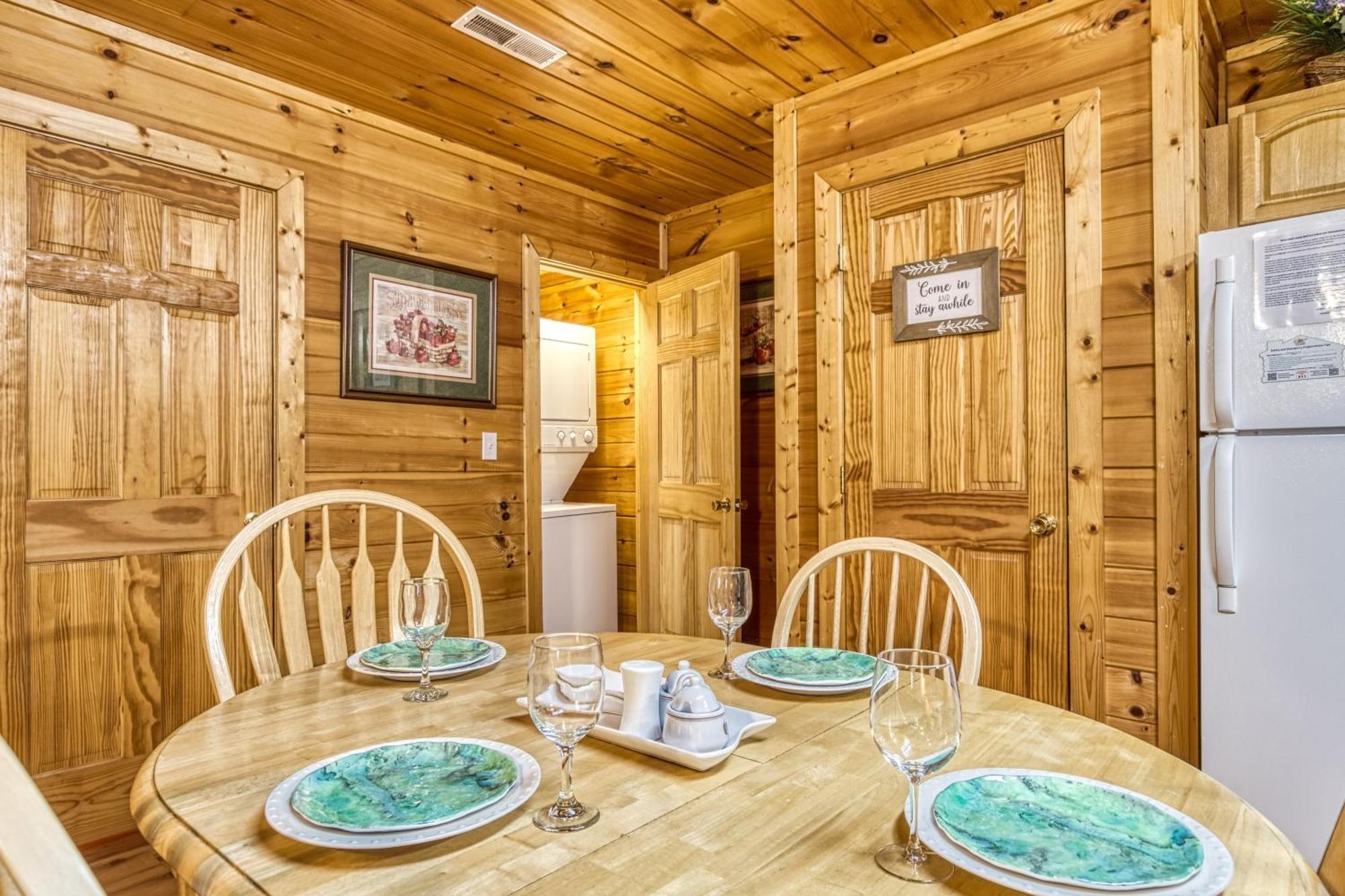 Suite Sensations, Hot Tub, Pool Table, 1089 Free Tickets Each Paid Day, Dollywood And More Пиджен-Фордж Экстерьер фото